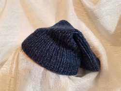 Stickad mössa
