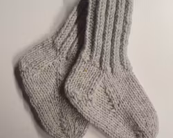 Hemstickade barnsockor stl.20-22
