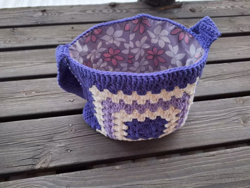 Virkad bomullsväska "Mormorsrutan"