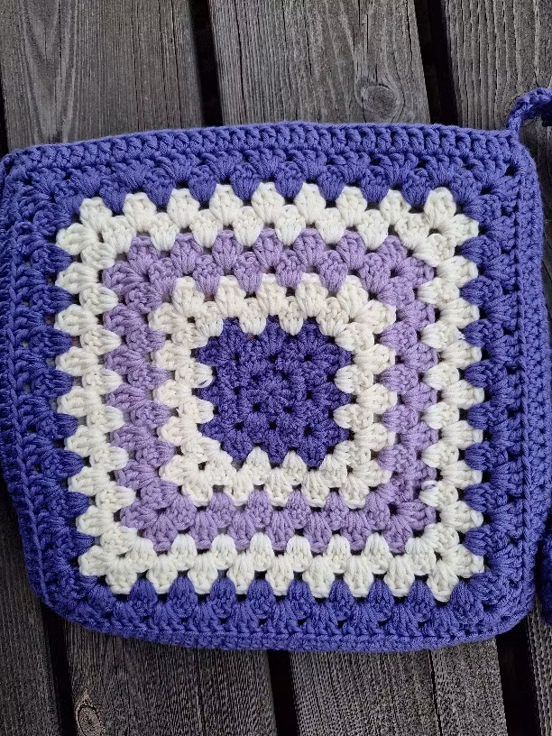 Virkad bomullsväska "Mormorsrutan"