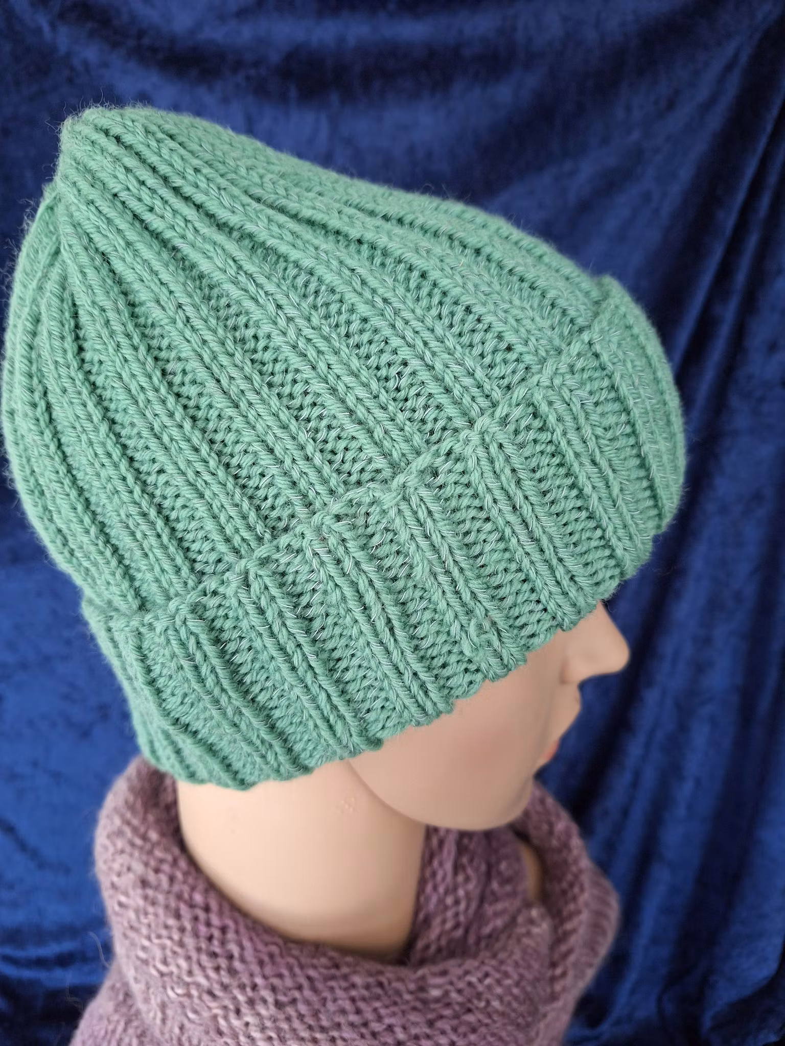 Stickad Reflexmössa