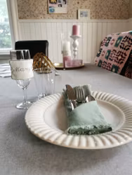 Personliga och unika bordplaceringskort - skapa dina egna!