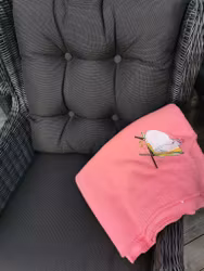Varm och fluffig - Rosa Fleecefilt med Solande Höna!