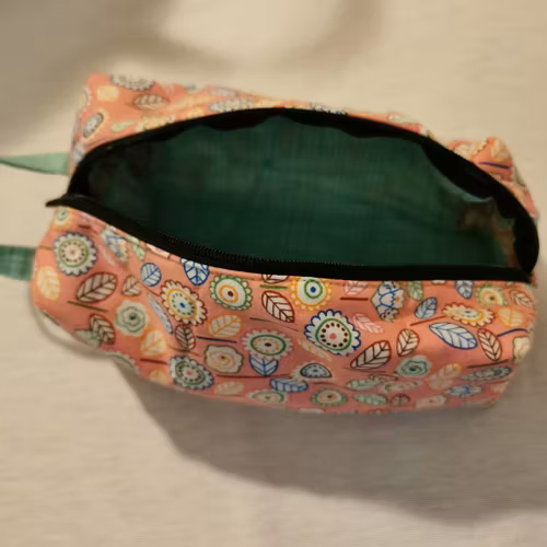 Rosa necessär