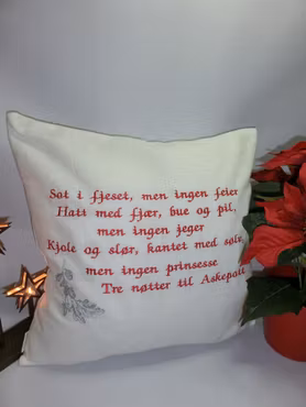 Kuddfodral 50X50 cm Tre nøtter til Askepott