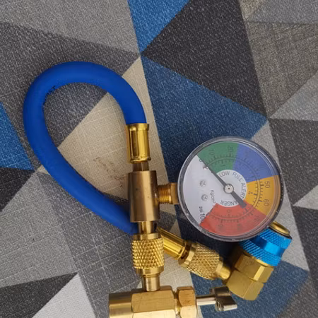 Påfyllnadsslang metall för köld medel på brk samt tillsatser.