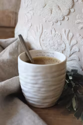 Majas Life happens Coffee helps Mugg