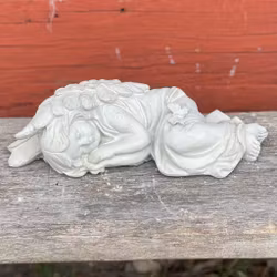 Liten ängel med fjäril