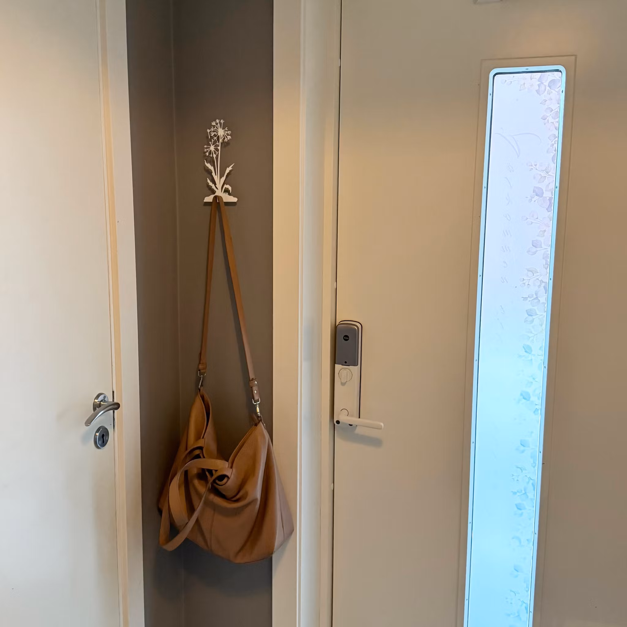 Hook - Hang your product on the wall!