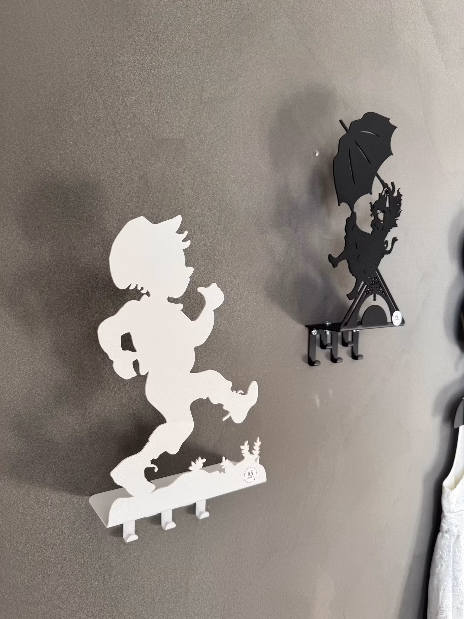 Hängare/krok som vägghylla - enbart för Astrid Lindgren kollektionen