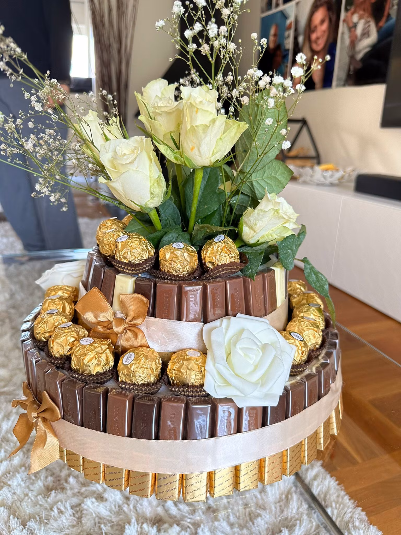 Merci & Ferrero Roche Chokladtårta med blommor