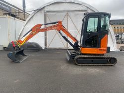 Hyr Hitachi ZX26U-6CR Minigrävare