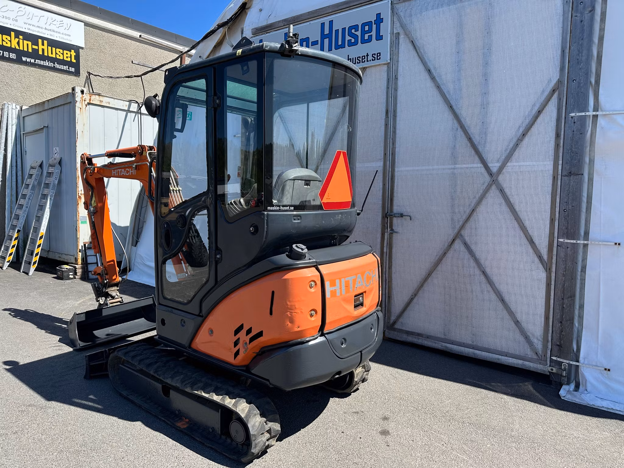 Hitachi Zaxis ZX18-3