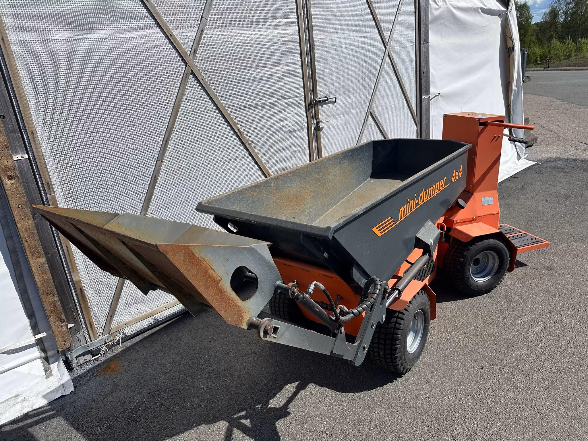Självlastande dumper lastkap 1600kg Bernards Mashinery RCD1600