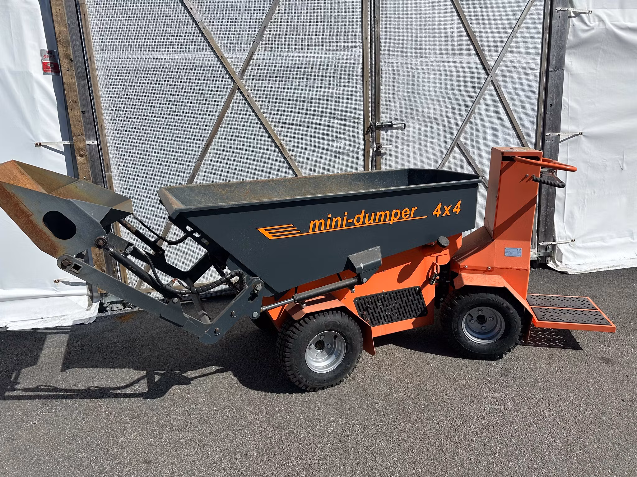 Självlastande dumper lastkap 1600kg Bernards Mashinery RCD1600
