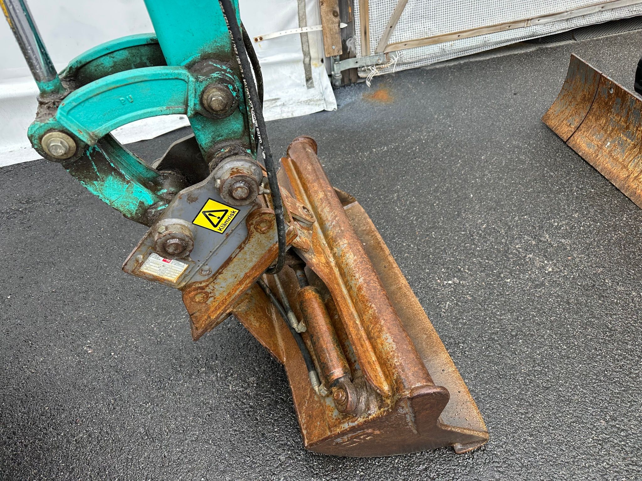 Kobelco SK17SR-3