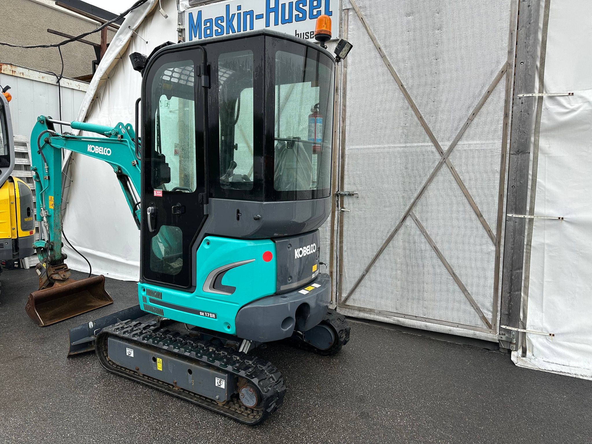 Kobelco SK17SR-3