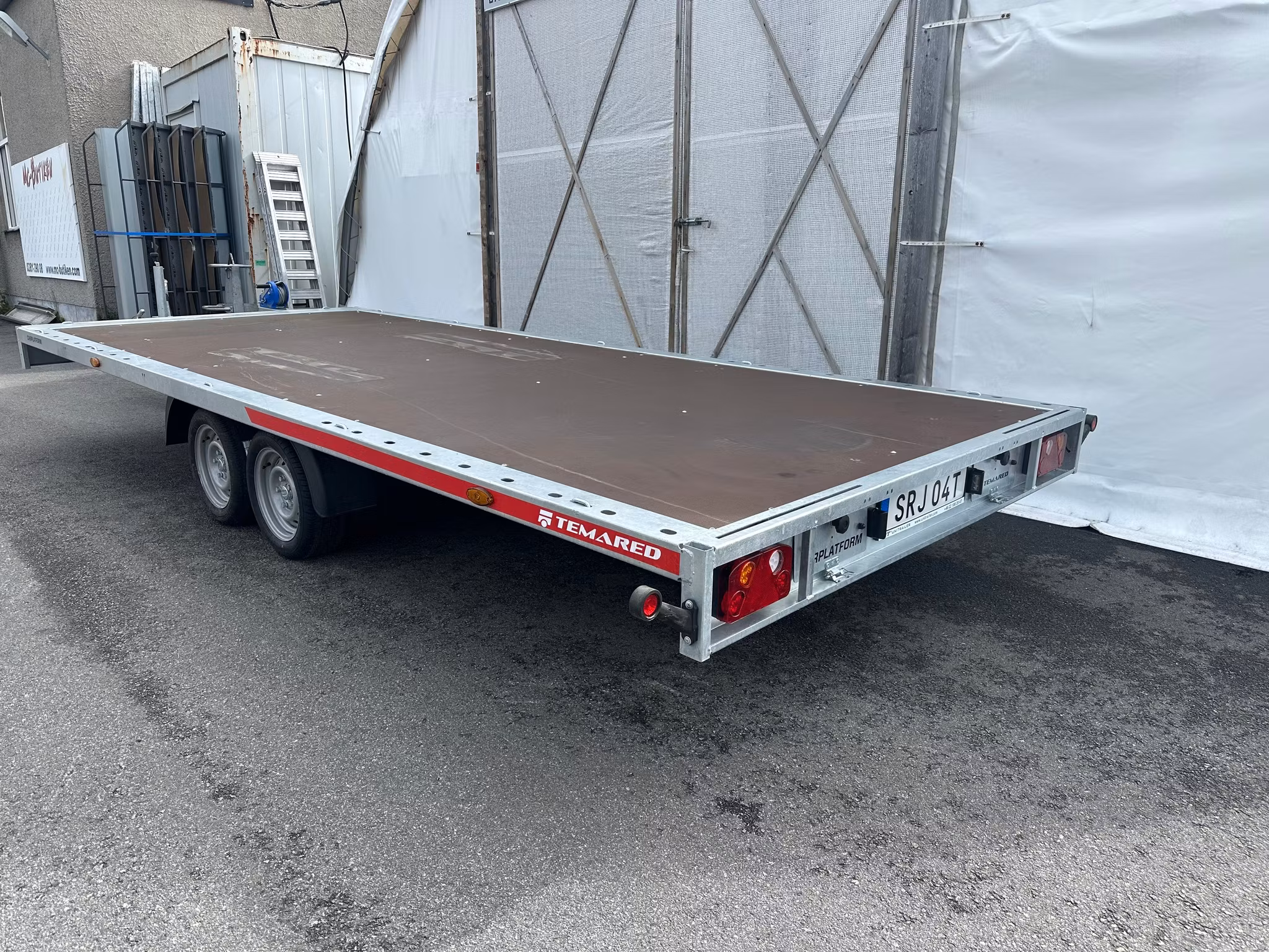 Plattformssläp / maskinsläp 5121 / 2700kg