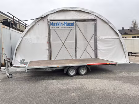 Maskinsläp / plattformssläp 2700kg med tippflak