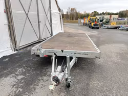 Maskinsläp / plattformssläp 2700kg med tippflak
