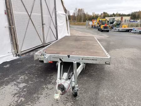 Maskinsläp / plattformssläp 2700kg med tippflak