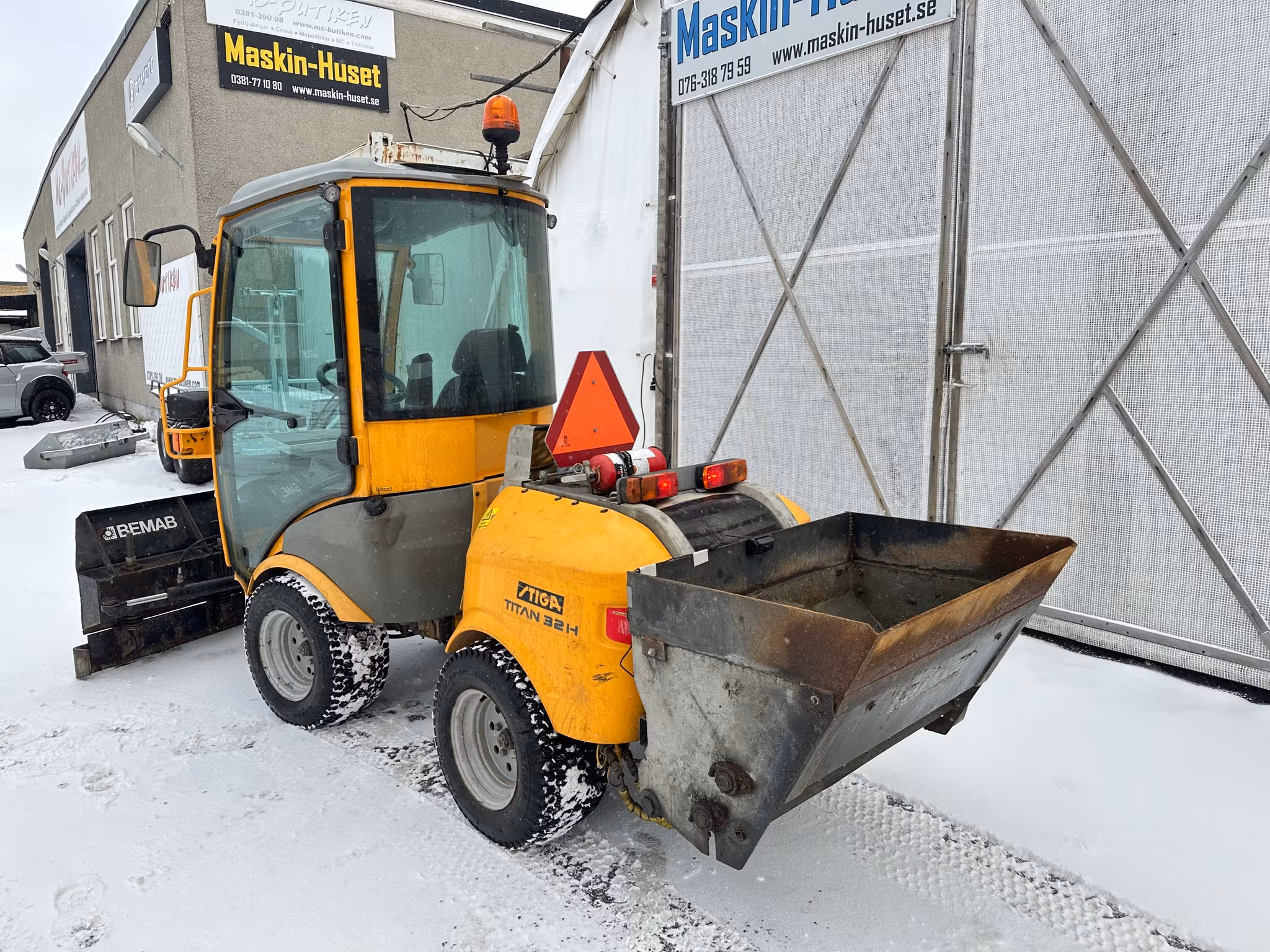 Stiga Titan 32H Redskapsbärare