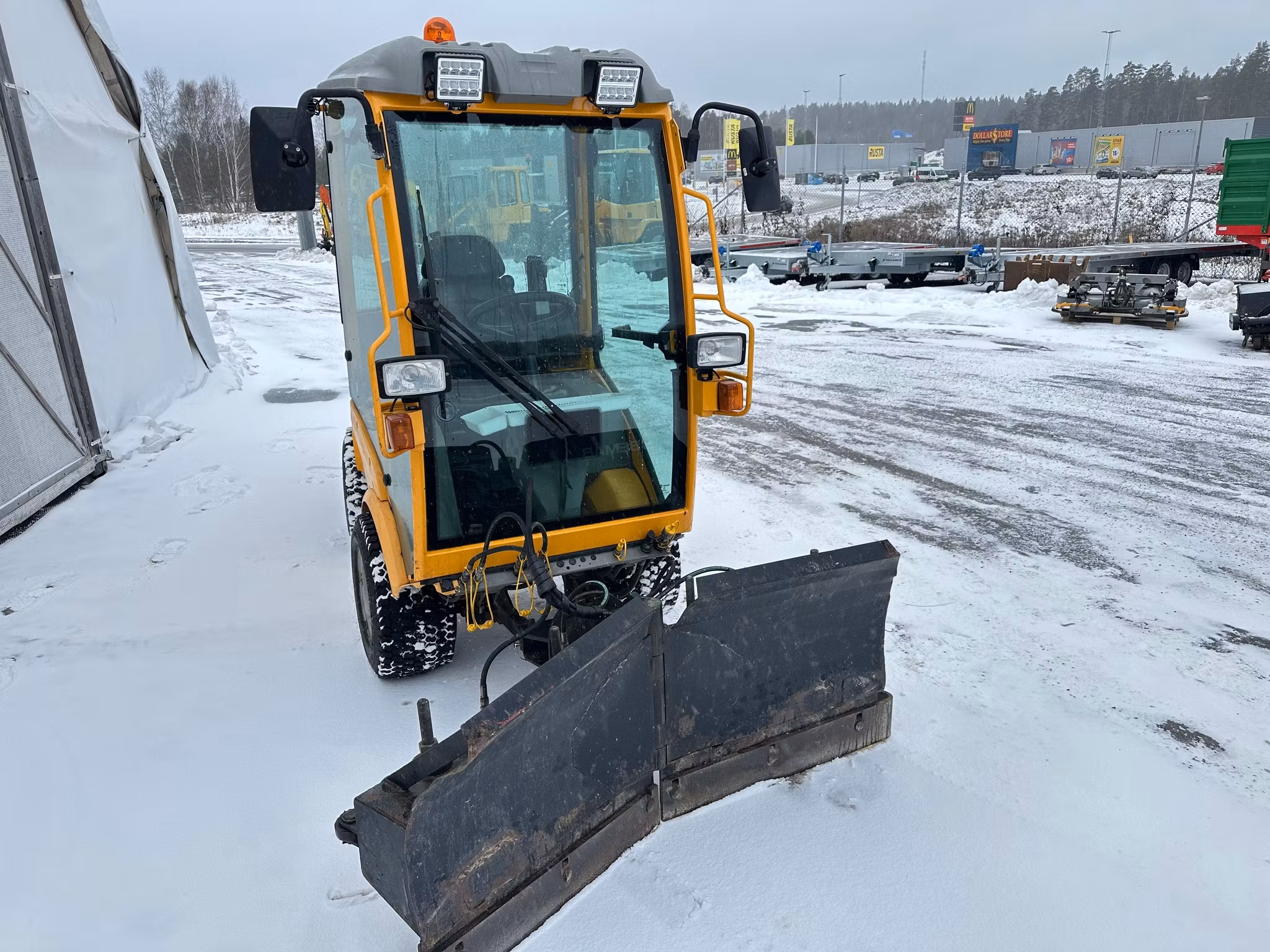 Stiga Titan 32H Redskapsbärare