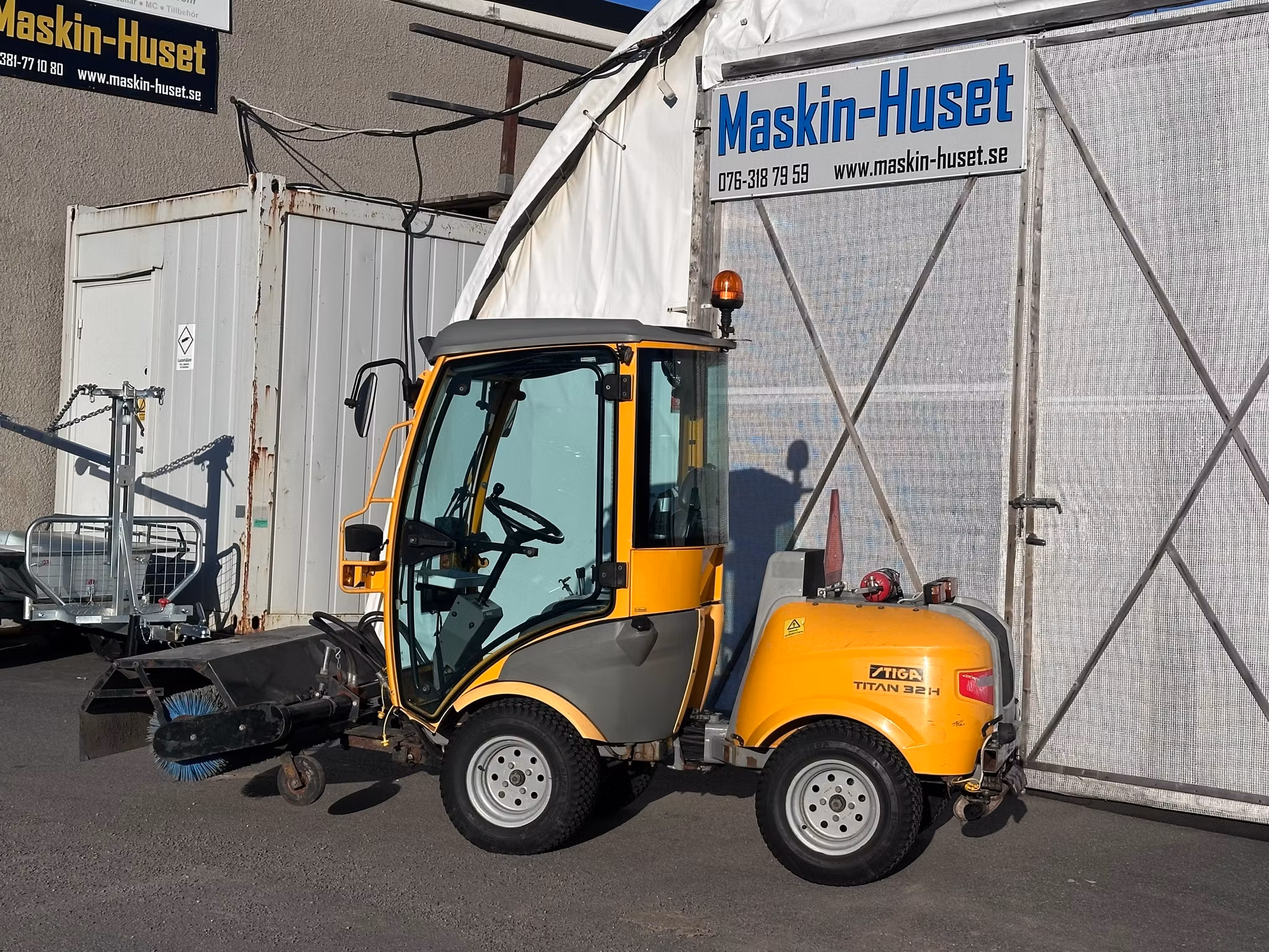 Stiga Titan 32H Redskapsbärare