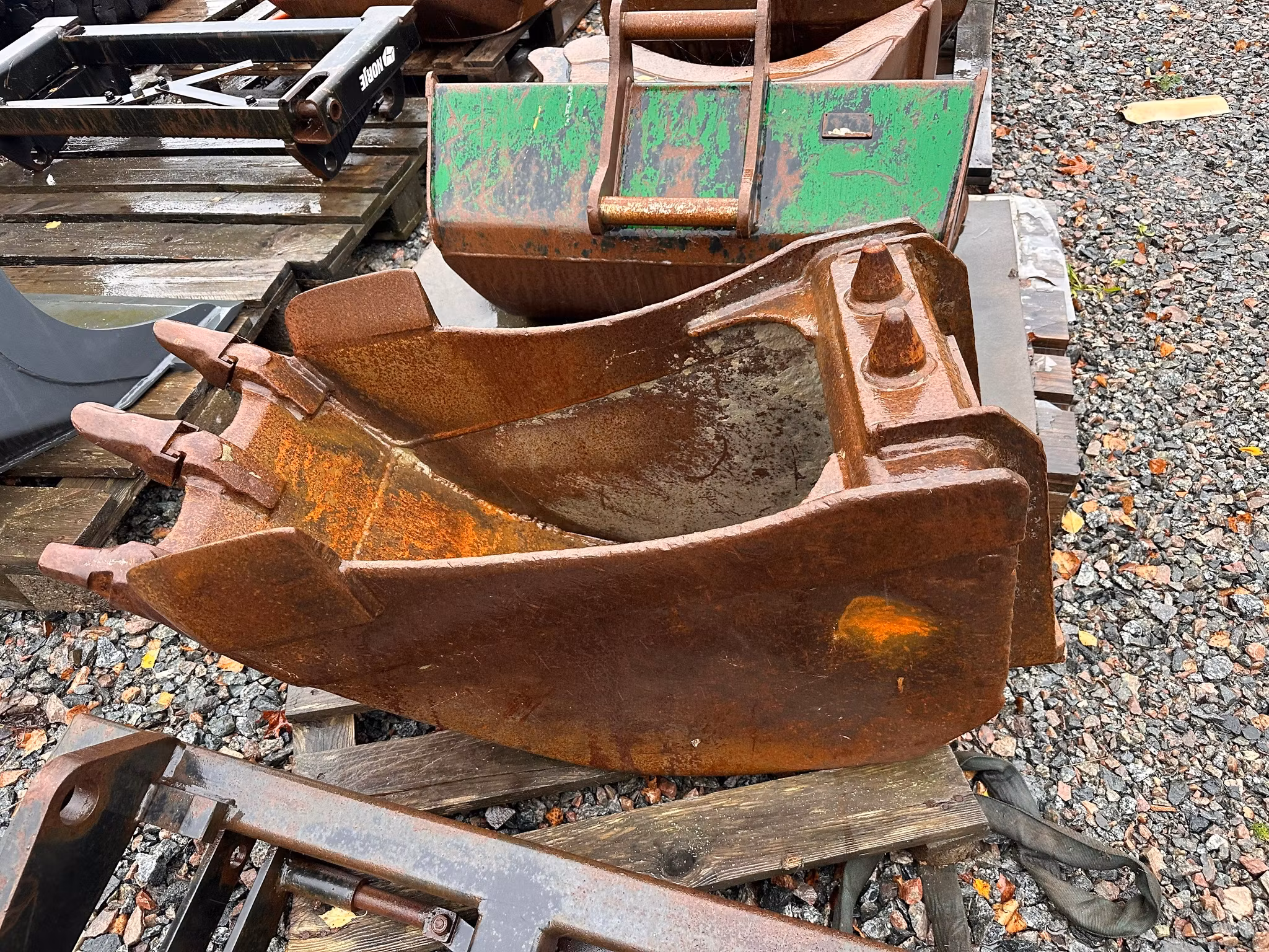 Grävskopa / smalskopa tandad bredd 40cm