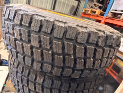 Däck Sajpade M+S vinter 335/80-20" / 4st till Lastmaskin mm