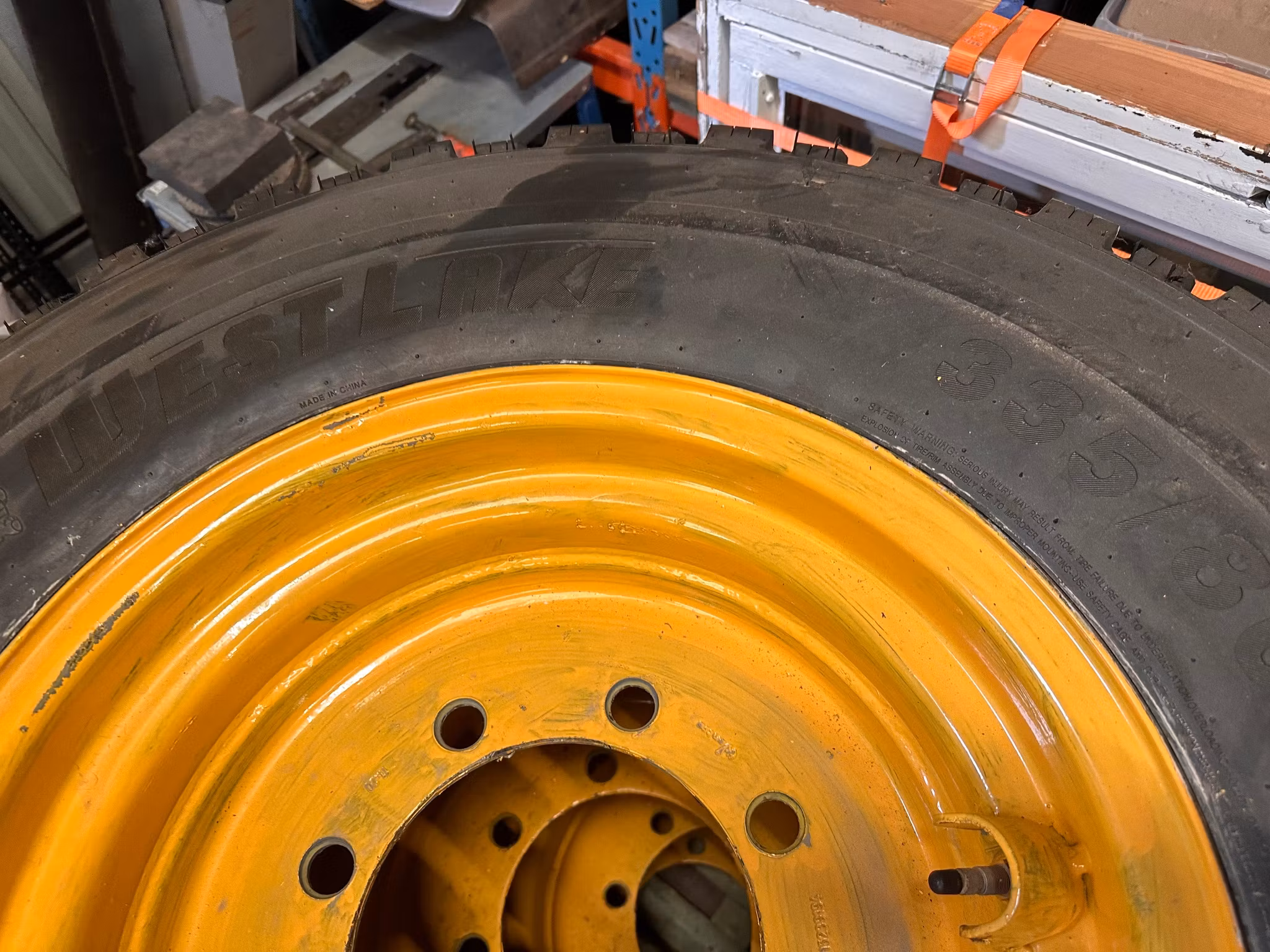 Däck Sajpade M+S vinter 335/80-20" / 4st till Lastmaskin mm