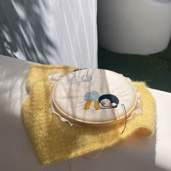 The Busy Bee Broderioppskrift