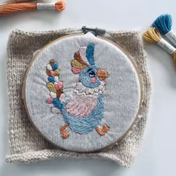 Pixie the Parrot Broderikit