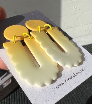 Biscuit bow (yellow fade)