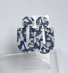 Bow (blå/mönstrad)