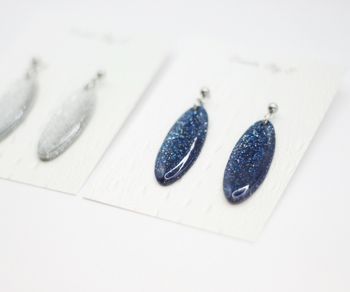 Oval (blå/glitter)