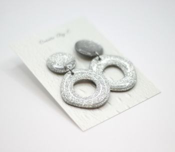 Uneven circle (silver/glitter)