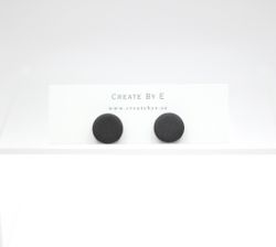 Enkla matta studs (svart) flera storlekar