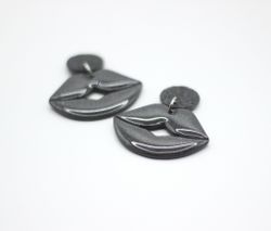 Läppar (mörkgrå/metallic/gloss)