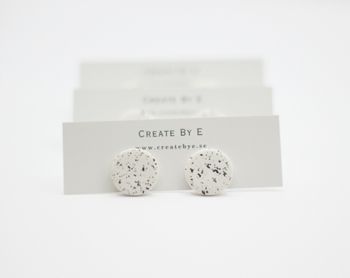 Studs (svart stänk)
