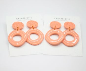 Uneven circle (orange/peach/gloss)