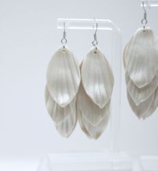 ByE flower (white/metallic)