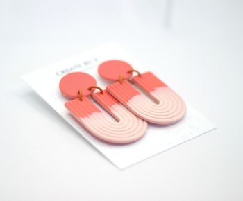 Curve (peach/orange)