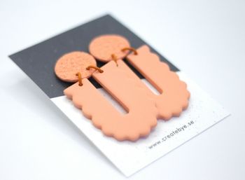 Biscuit (peach/orange)