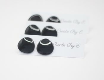 Uneven studs (svart/gloss)