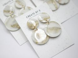 Glossy circle (vit/guldglitter)