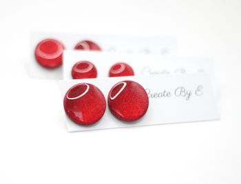 Glossy studs (röd/metallic) flera storlekar