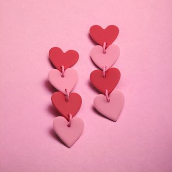 Hjärtan på rad (rosa/röd)