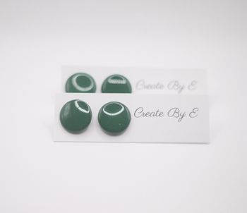 Glossy studs (mörkgrön) 1,5cm