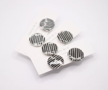 Glossy studs (ränder) 2cm